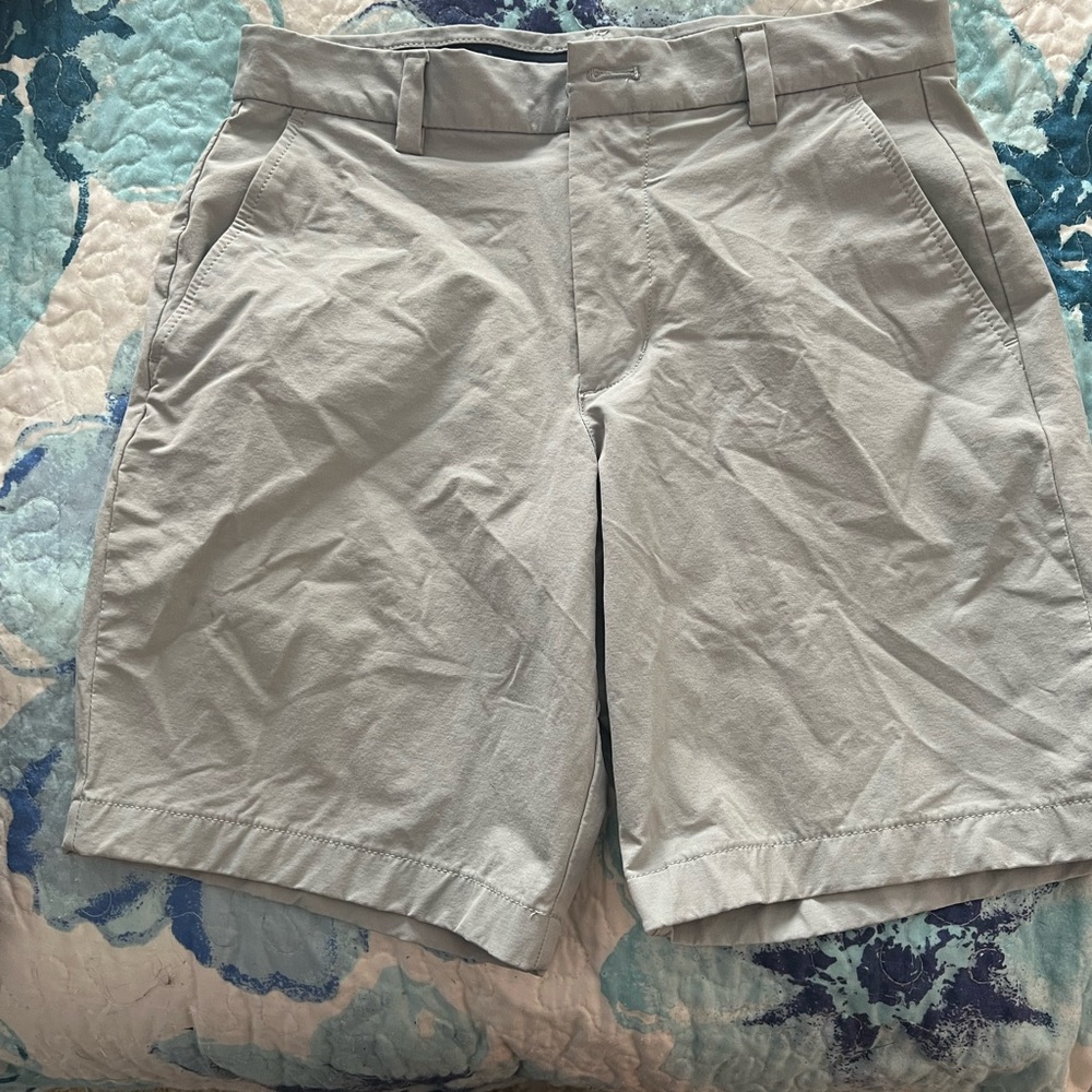 Vineyard Vines Breaker Shorts Mens 28 Beige Chino Flat Front 1H6027 Golf Hiking
